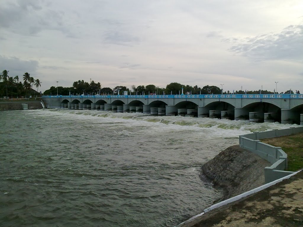 Front_View_Kallanai.jpg