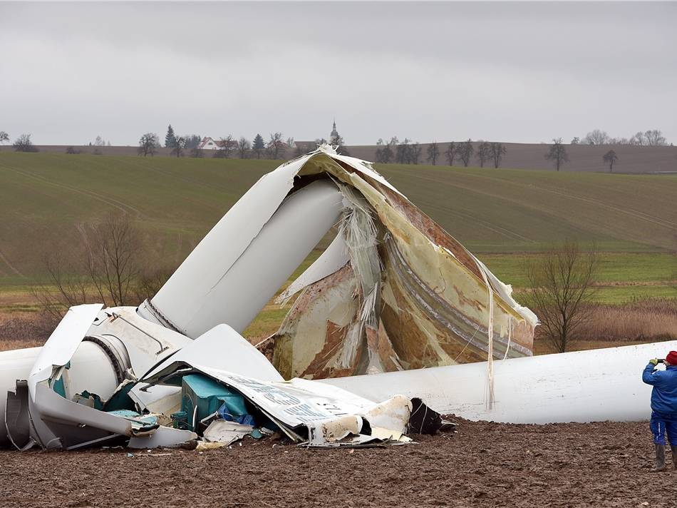 German Turbine collapse3